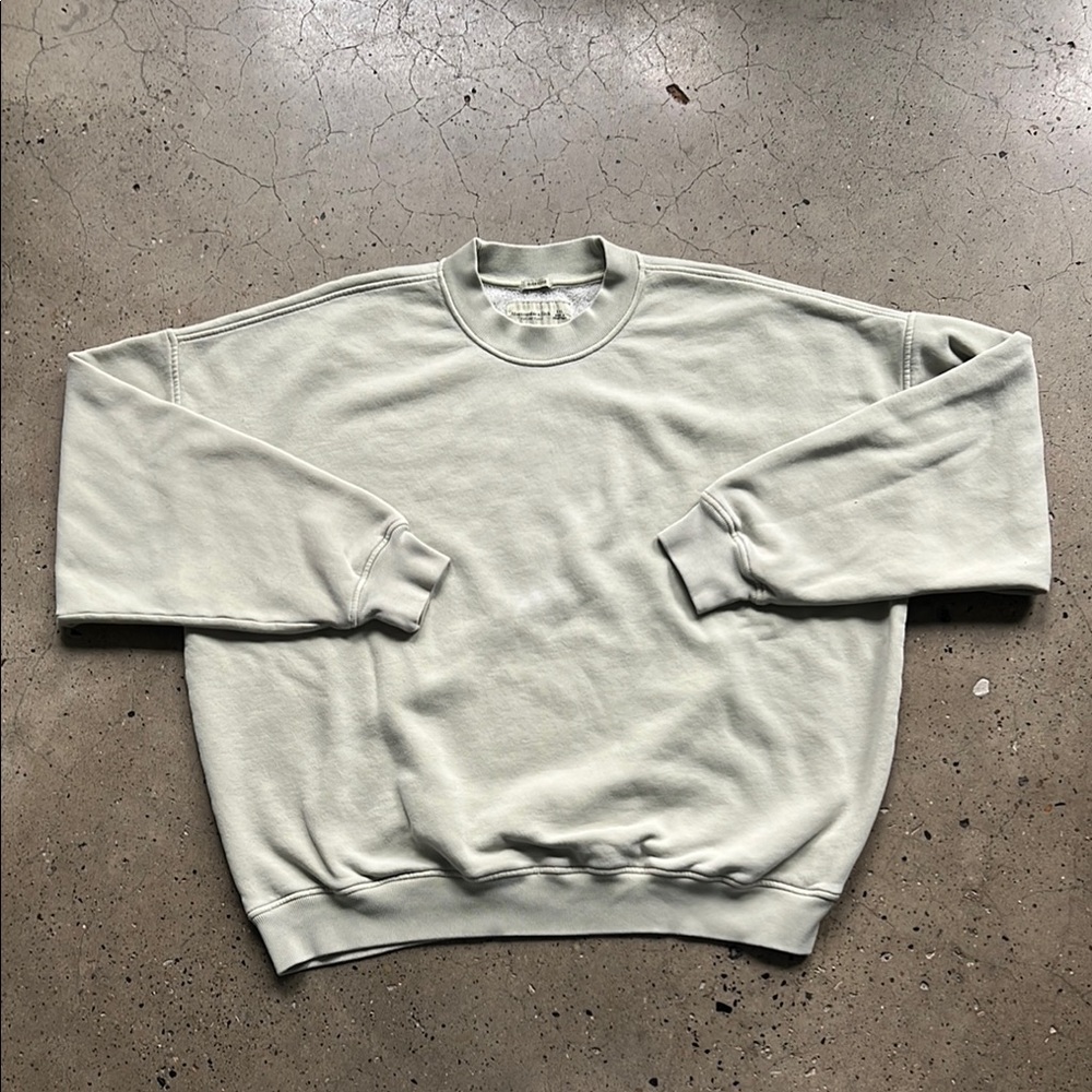 Abercrombie Essential Crew Sweatshirt in light mint